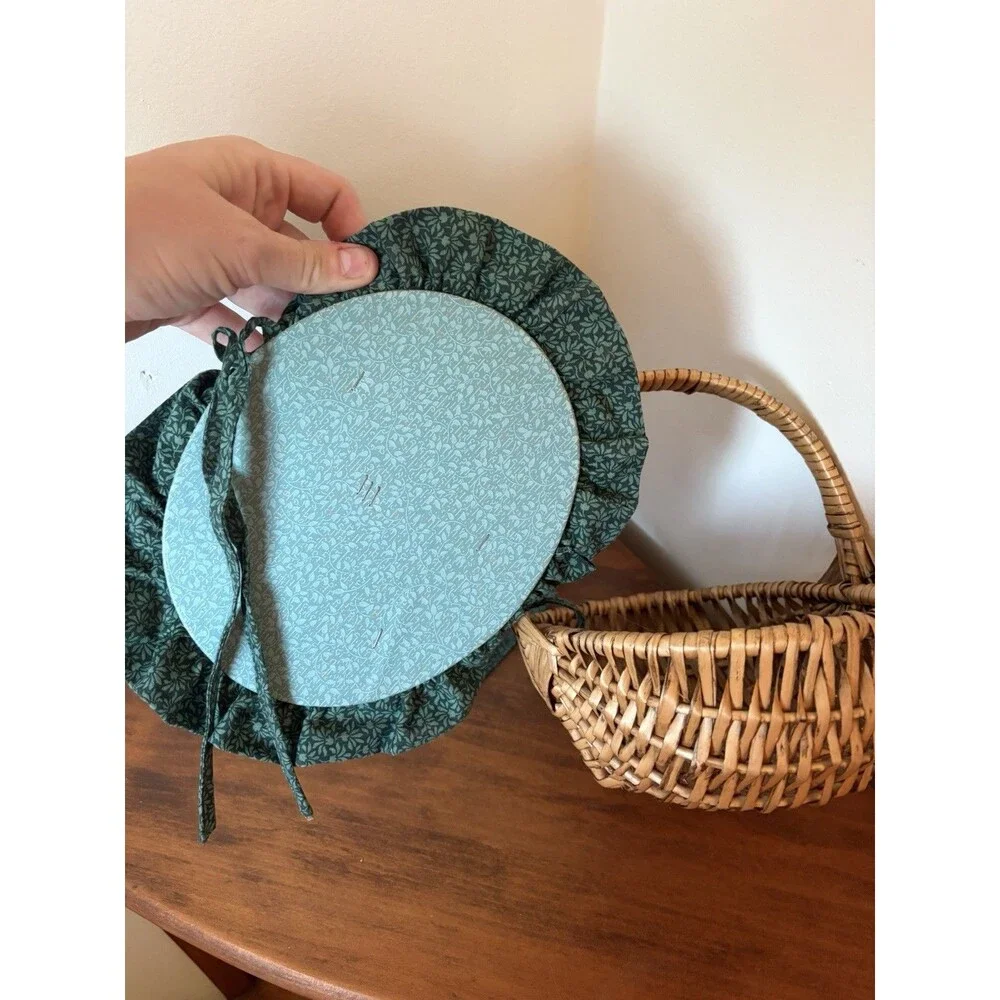 N/A adorable wicker