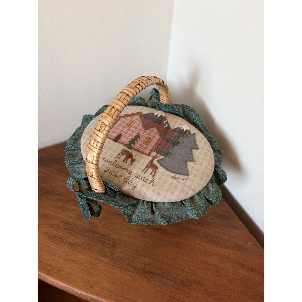 N/A adorable wicker