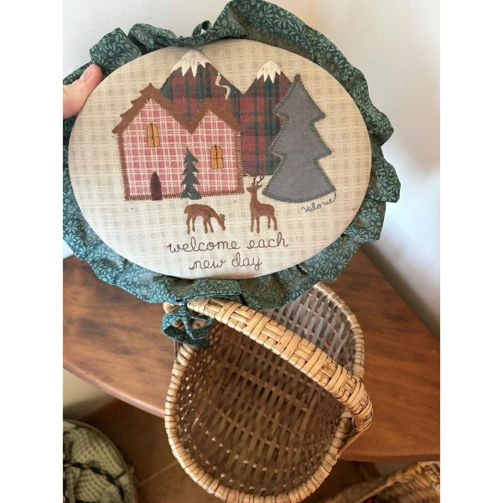 N/A adorable wicker