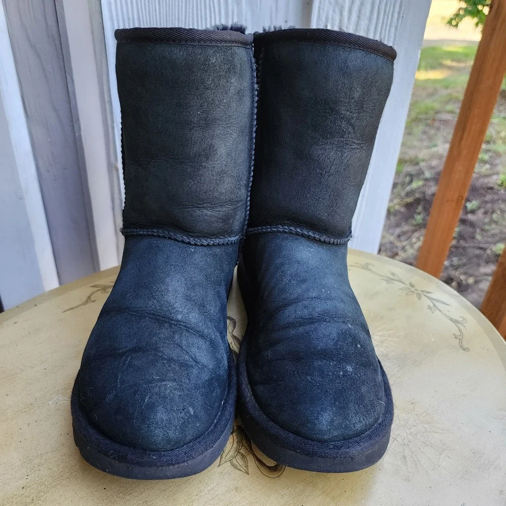 UGG Size 8 Black Suede Classic Short Boots Winter Shoes Y2K Cozy Scandinavian
