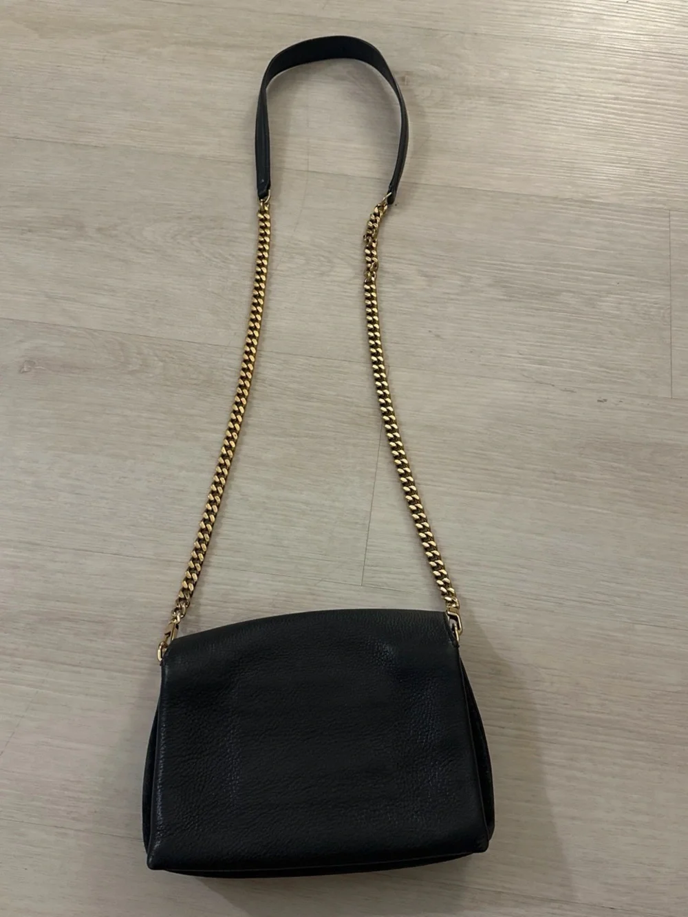 Tory Burch compact pebbled