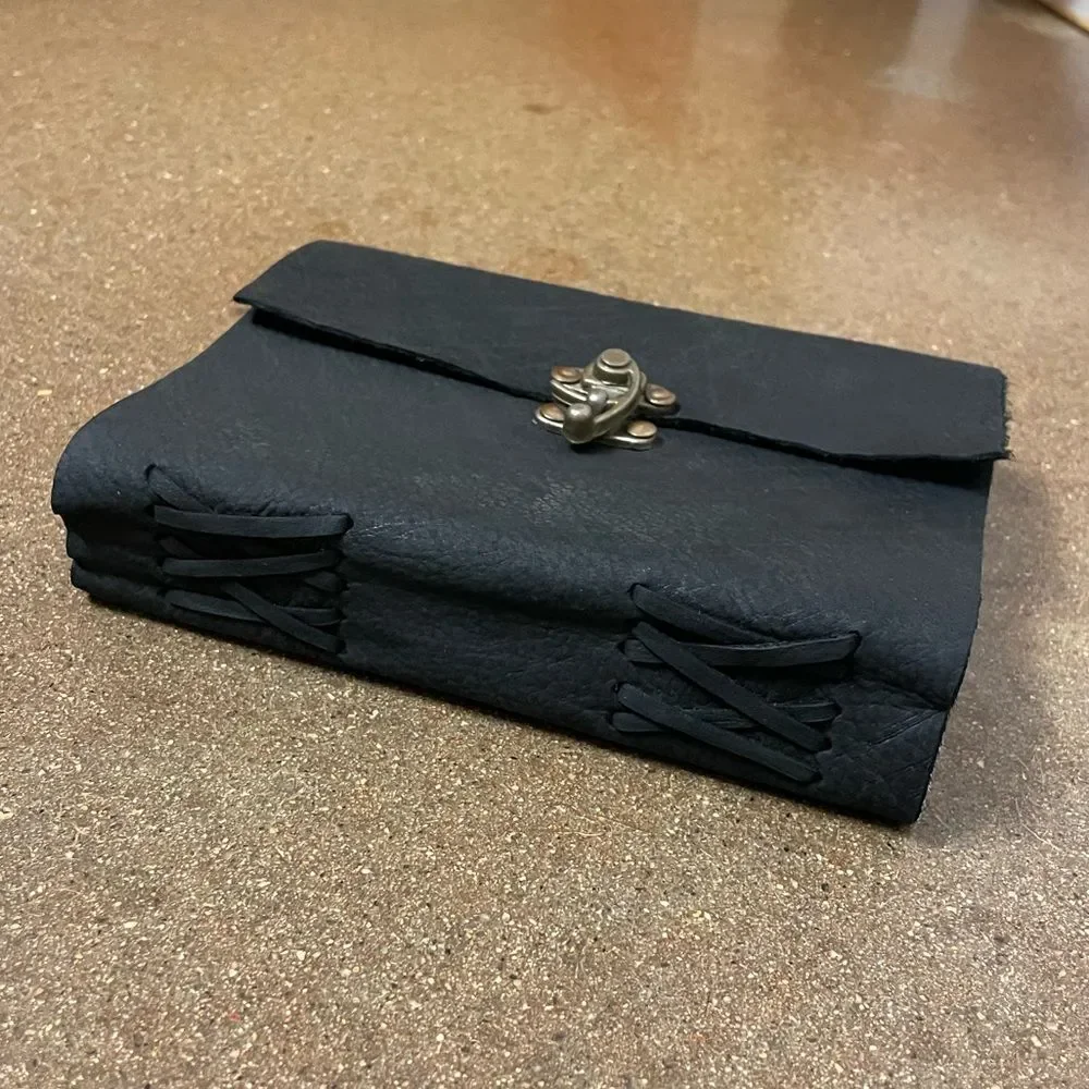 N/A elegant black