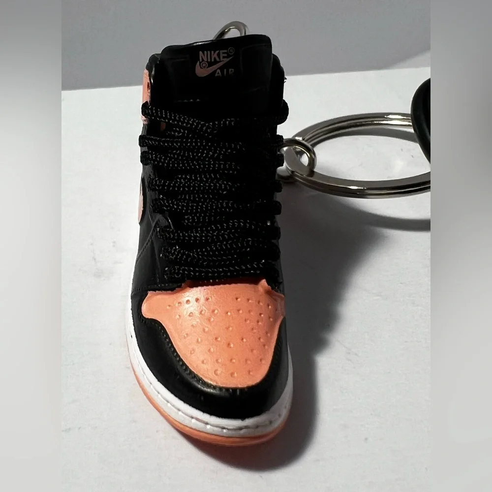 3D mini sneaker shoe keychain Black and Pink novelty‎ trinkets