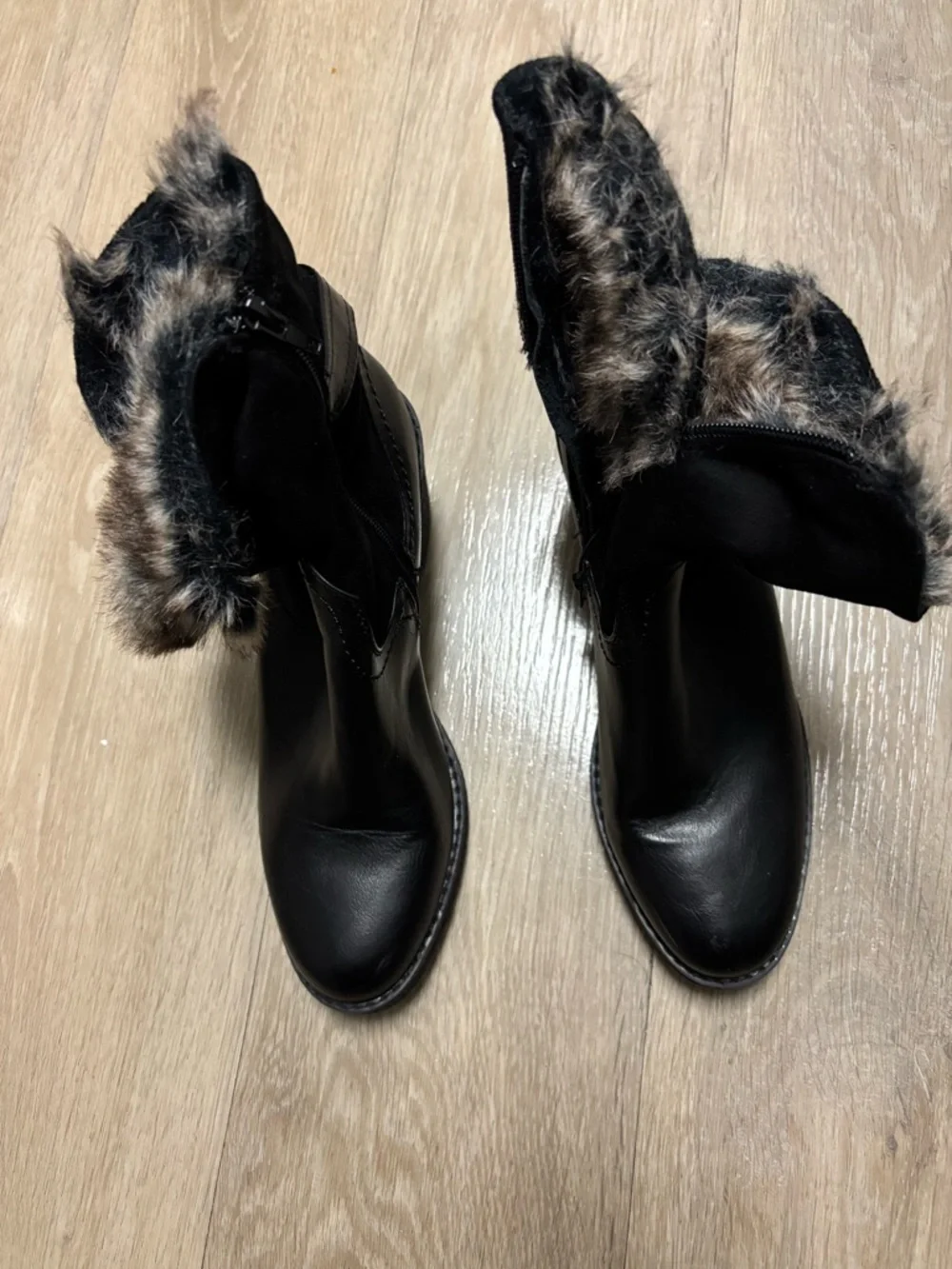 Black Faux-Fur Ankle‎ Winter Boots for Women