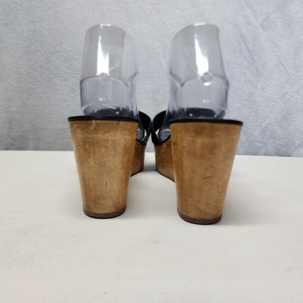 Tory Burch gently pre