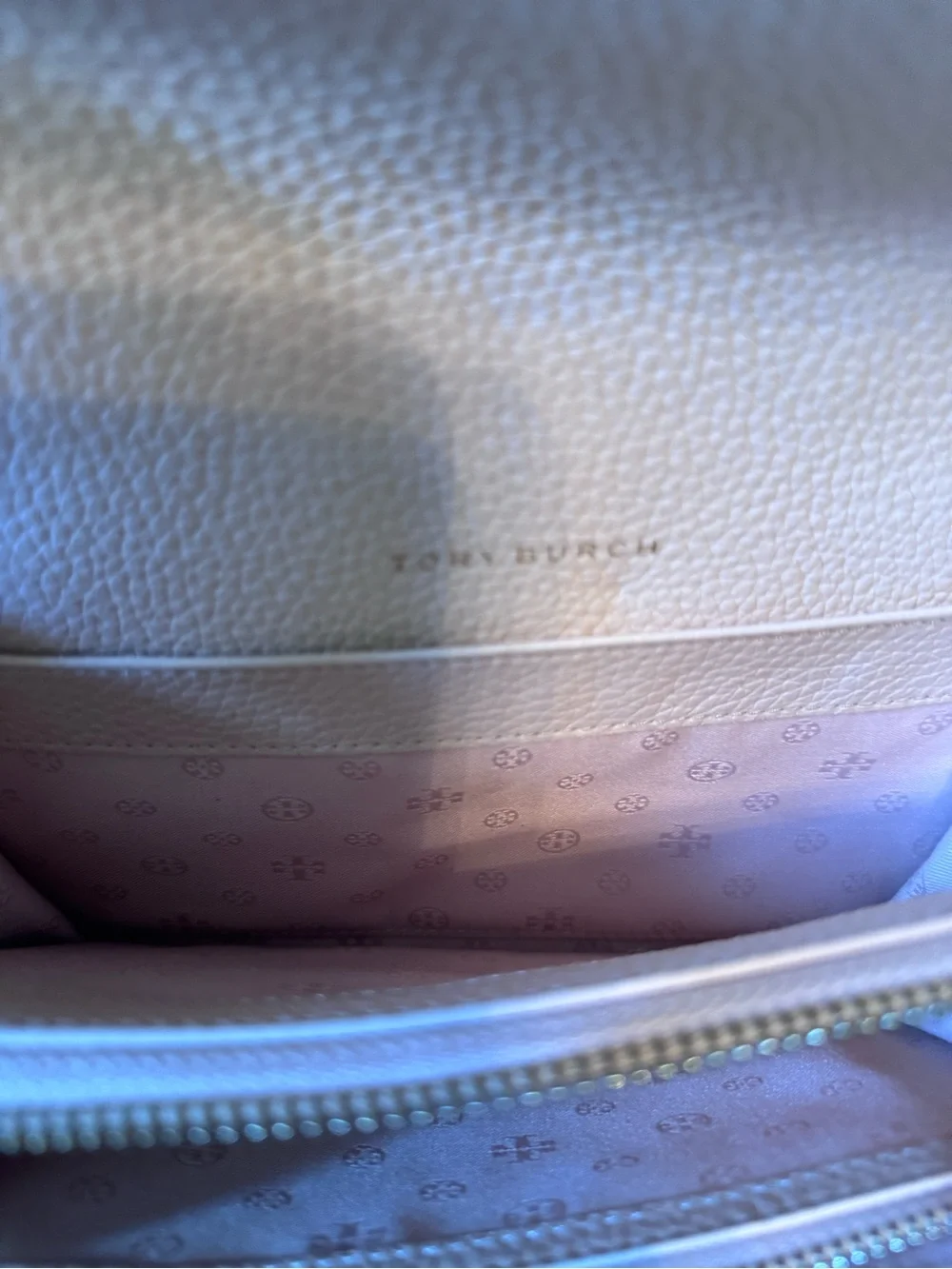 Tory Burch detail pebbled