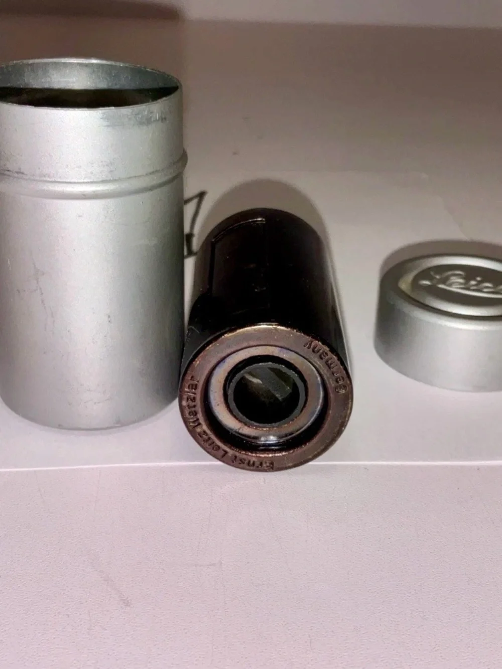 Vintage Leica Leitz Wetzlar Germany Reloadable 35mm Film Cassette W / Metal Case