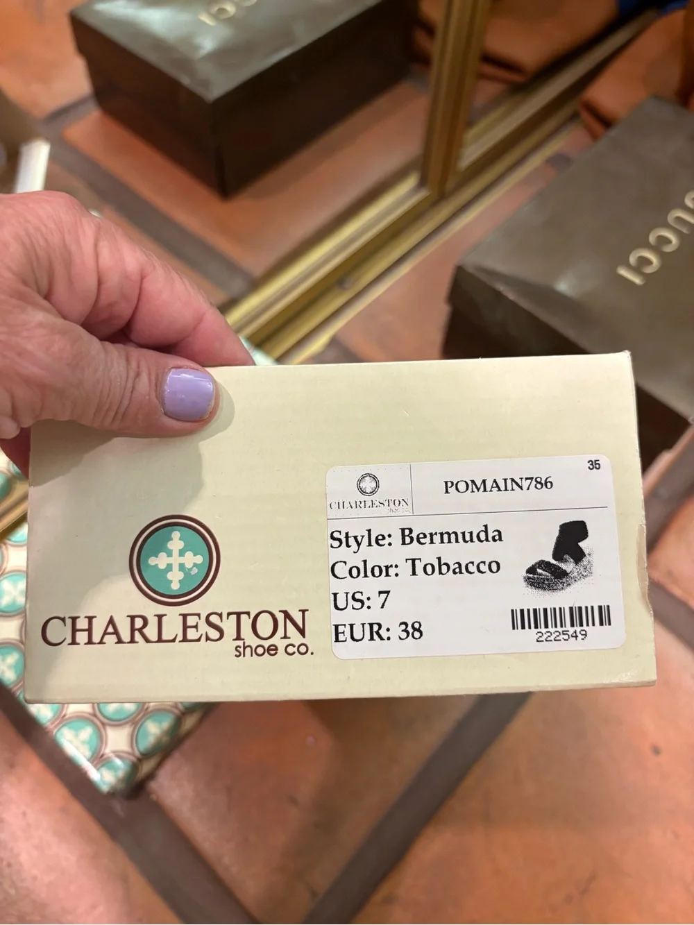 CHARLESTON SHOE CO. size showing