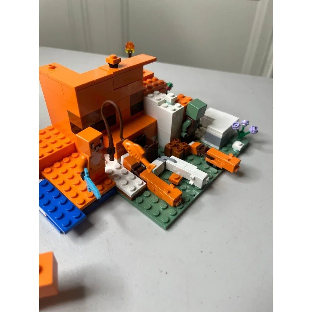 Lego  Minecraft  #21178 not complete
