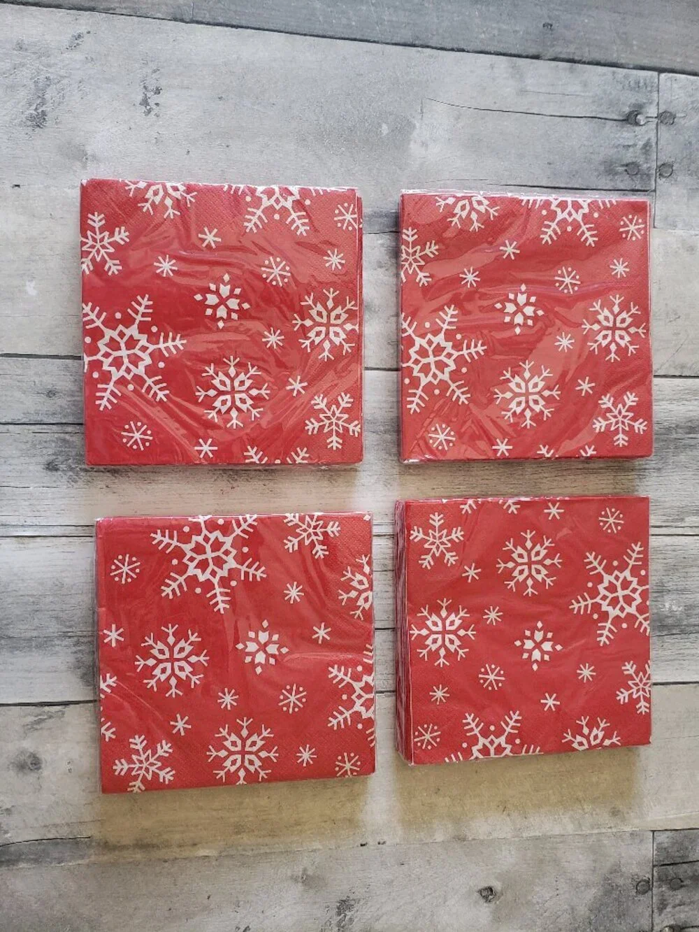 NWT - Red and White Snowflake 2ply paper napkins 12 7/8