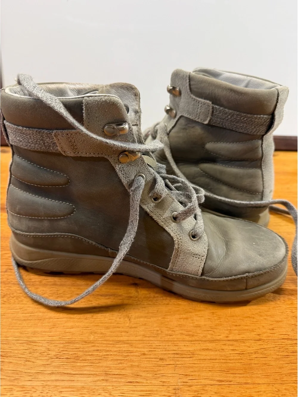 Chaco Women's Waterproof Leather and Suede Winter Boots with Ankle Support 8