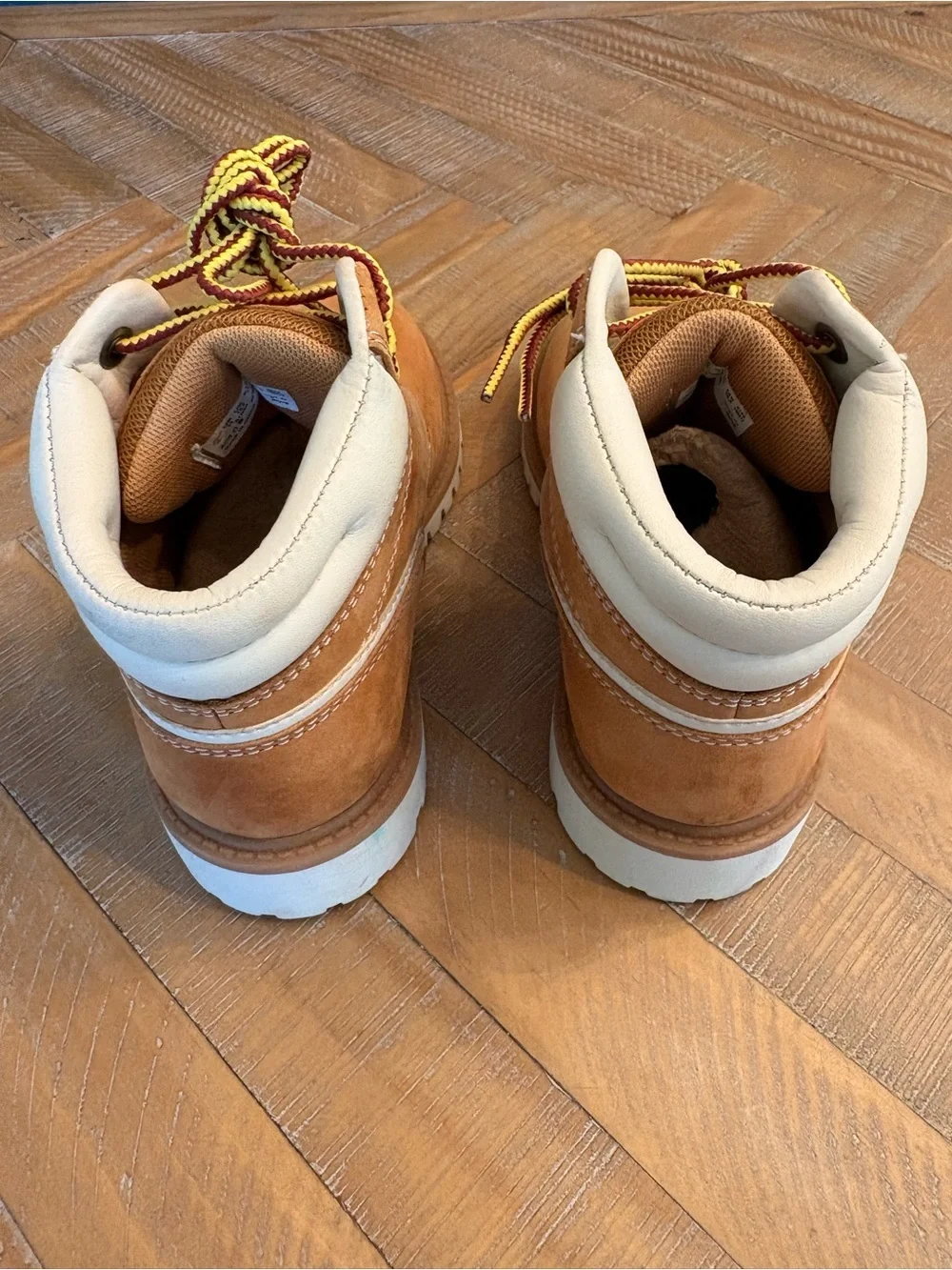 Timberland 6-Inch Premium Nubuck Boots – Kids Size 13 Style A1R49 NWOB