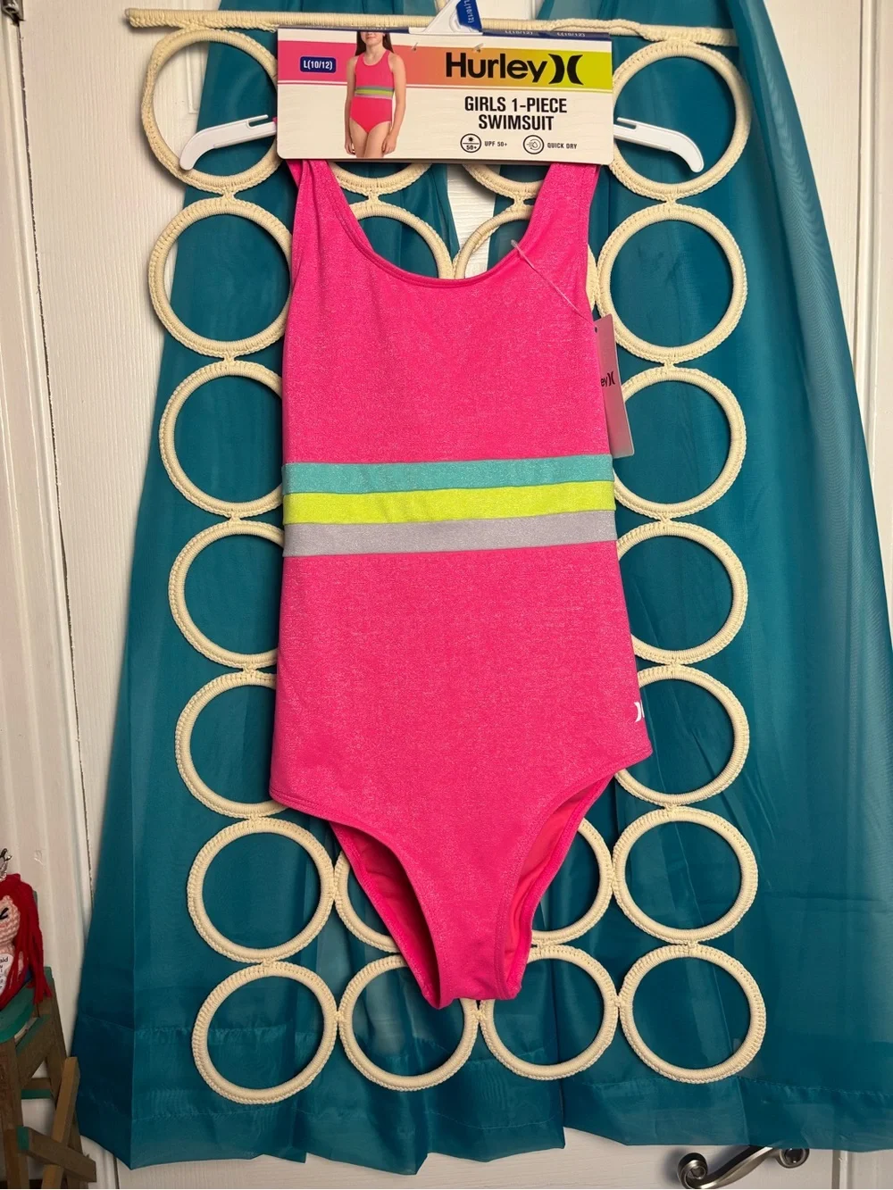 Hurley vibrant pink