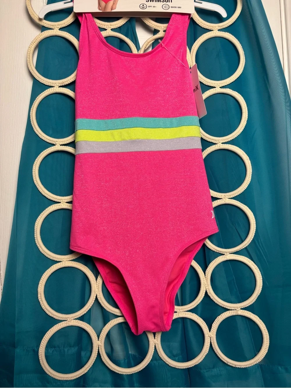 Hurley vibrant pink