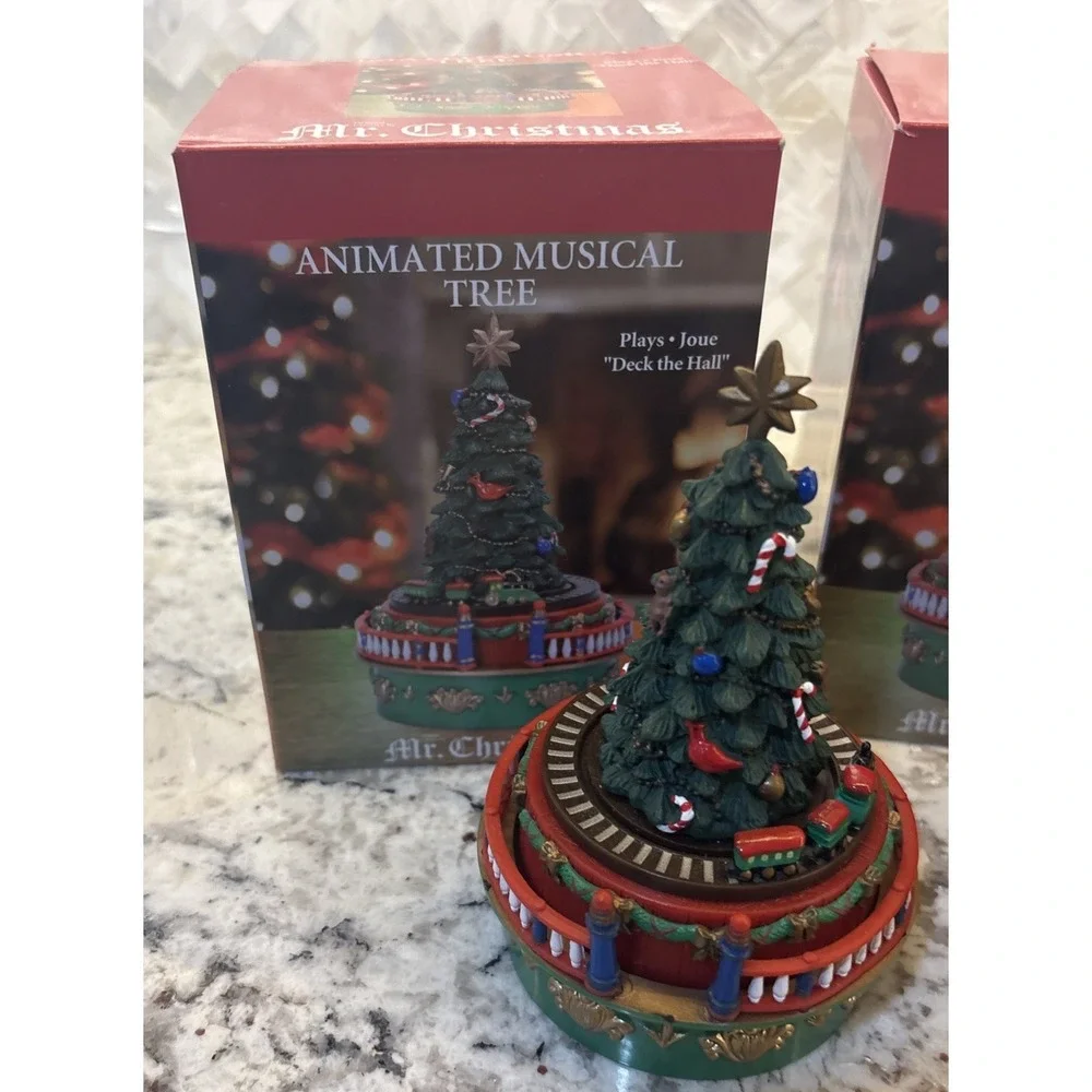 Mr. Christmas carousel top