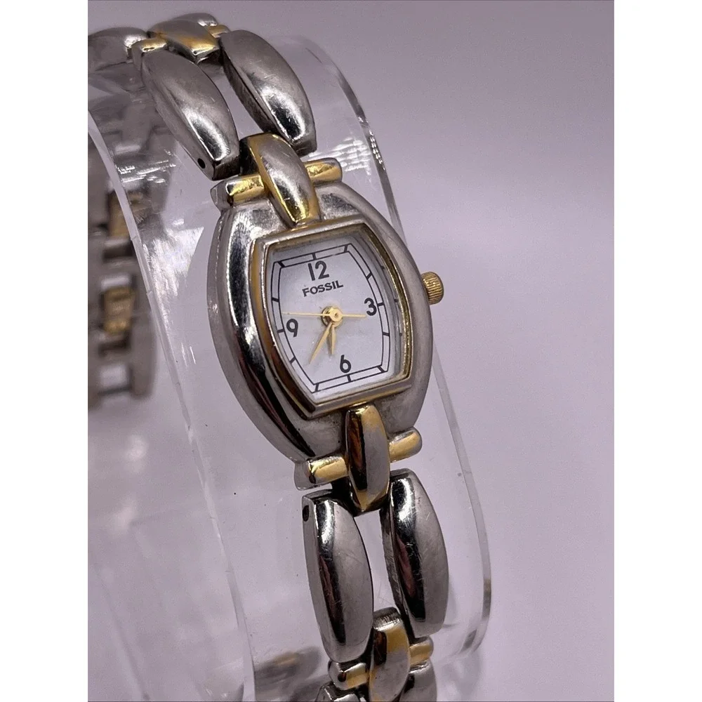 Y2K Fossil Two-Tone Silver/Gold Women's Link Bracelet Watch. Runs!