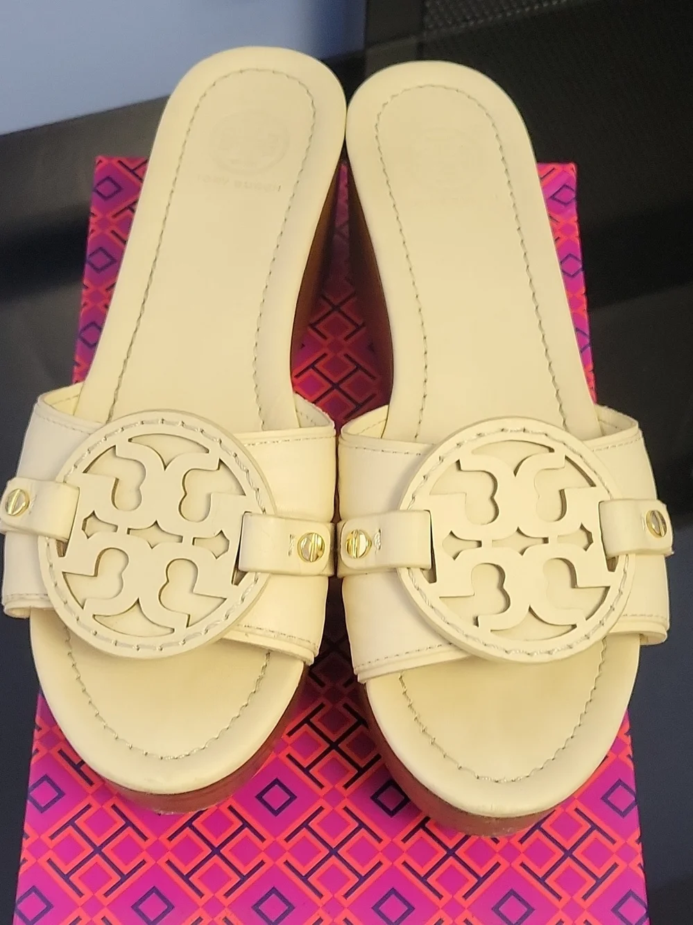 Tory Burch tory burch