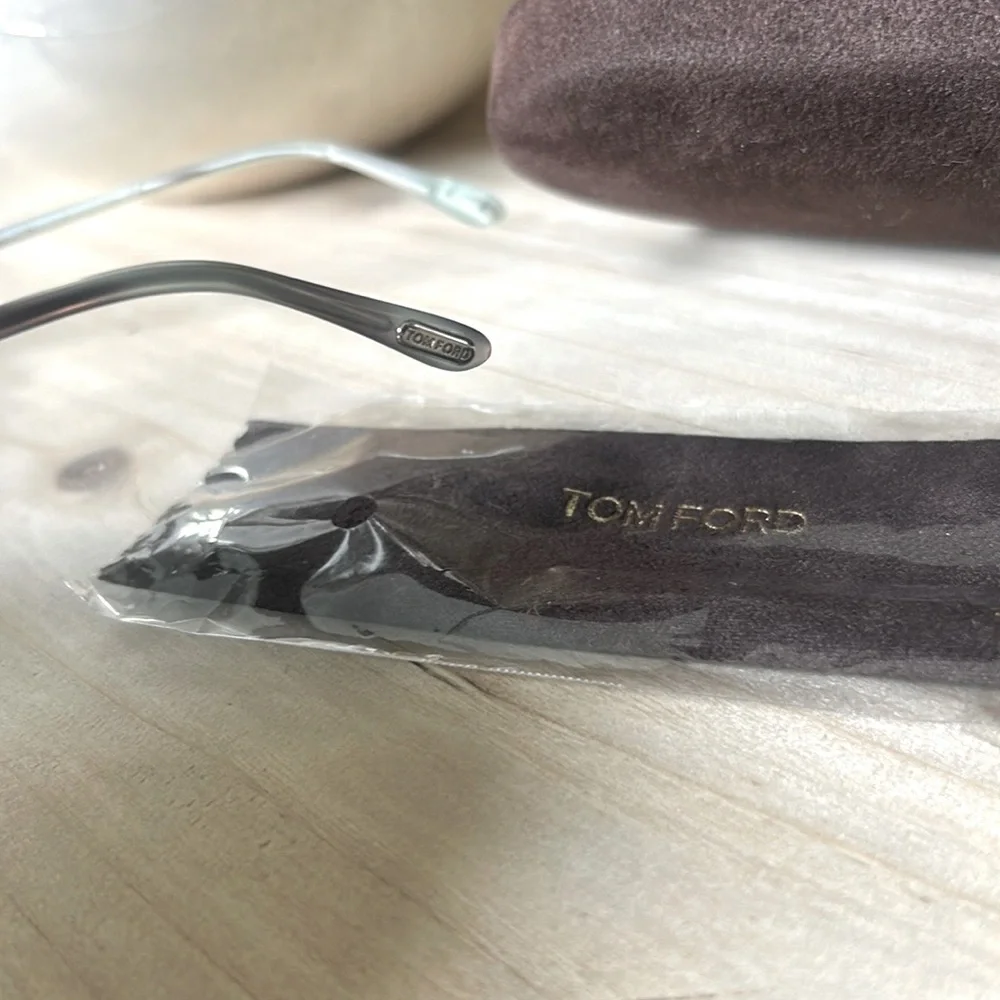Tom Ford come 130