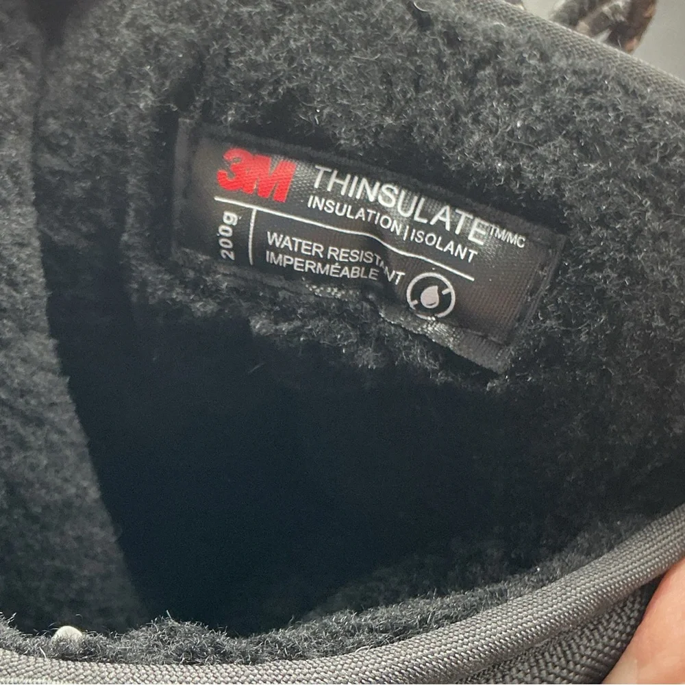 Staheekum stay warm