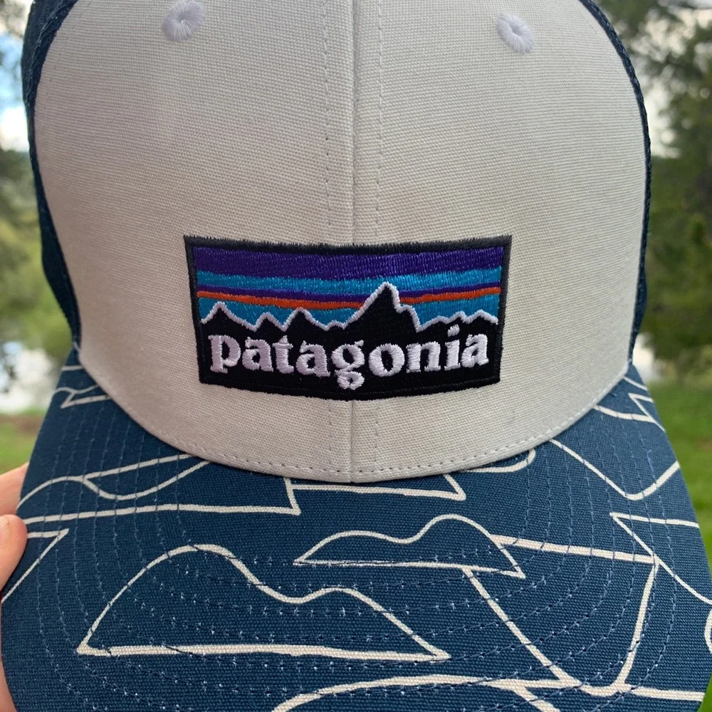 NWT Patagonia Kids Trucker Hat - Blue Geometric