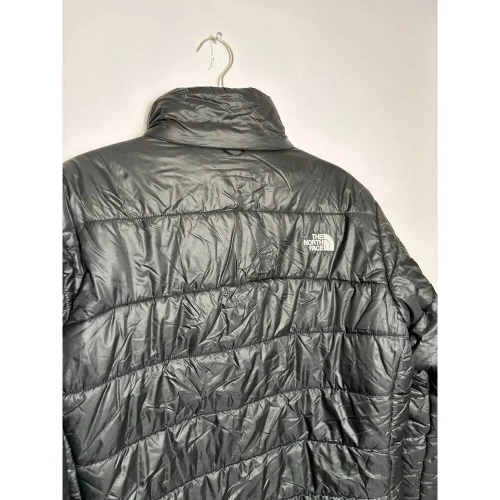 The North Face closure puffer features