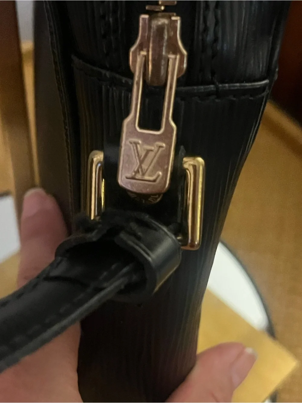 GUC Louis Vuitton Epi Danube Shoulder Bag Crossbody Bag Noir