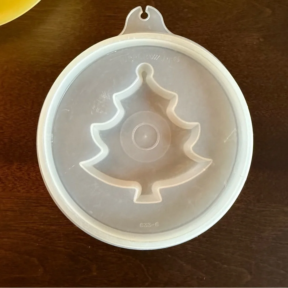 Tupperware set four