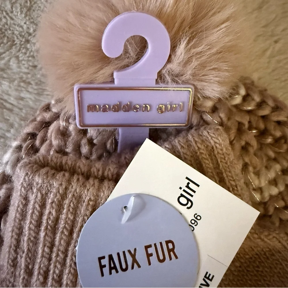 NWT Madden Girl gloves and matching hat with faux fur Pom-pom ages 7-16