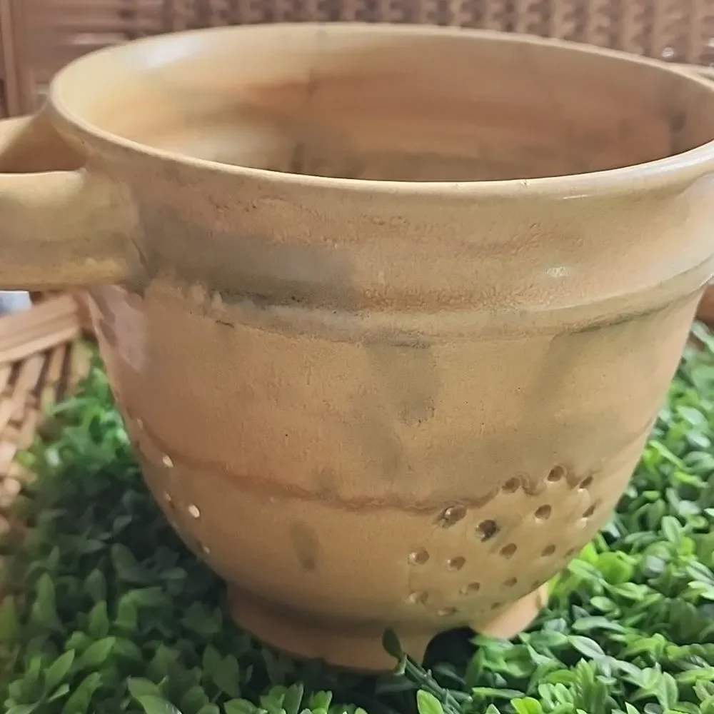 Vintage Art Pottery Berry Collander Jim Davis
