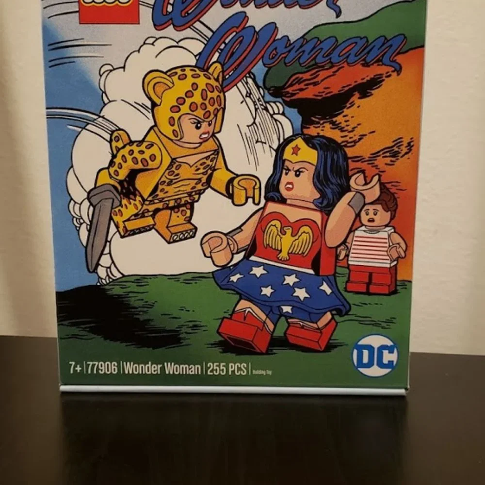 SEALED - LEGO DC Wonder Woman 77906 SDCC Exclusive
