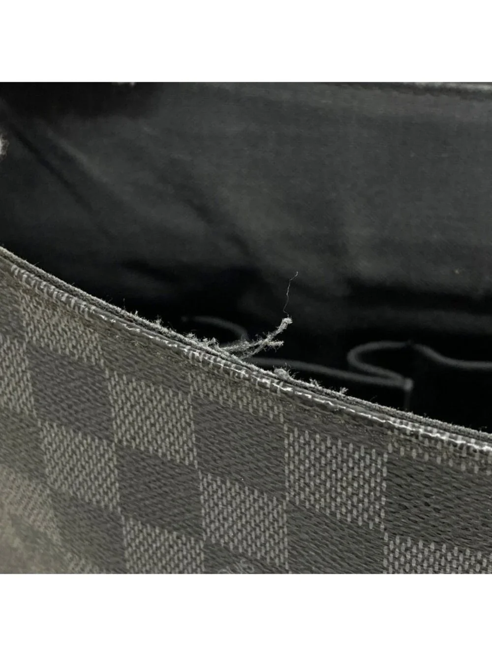 Louis Vuitton daniel mm by