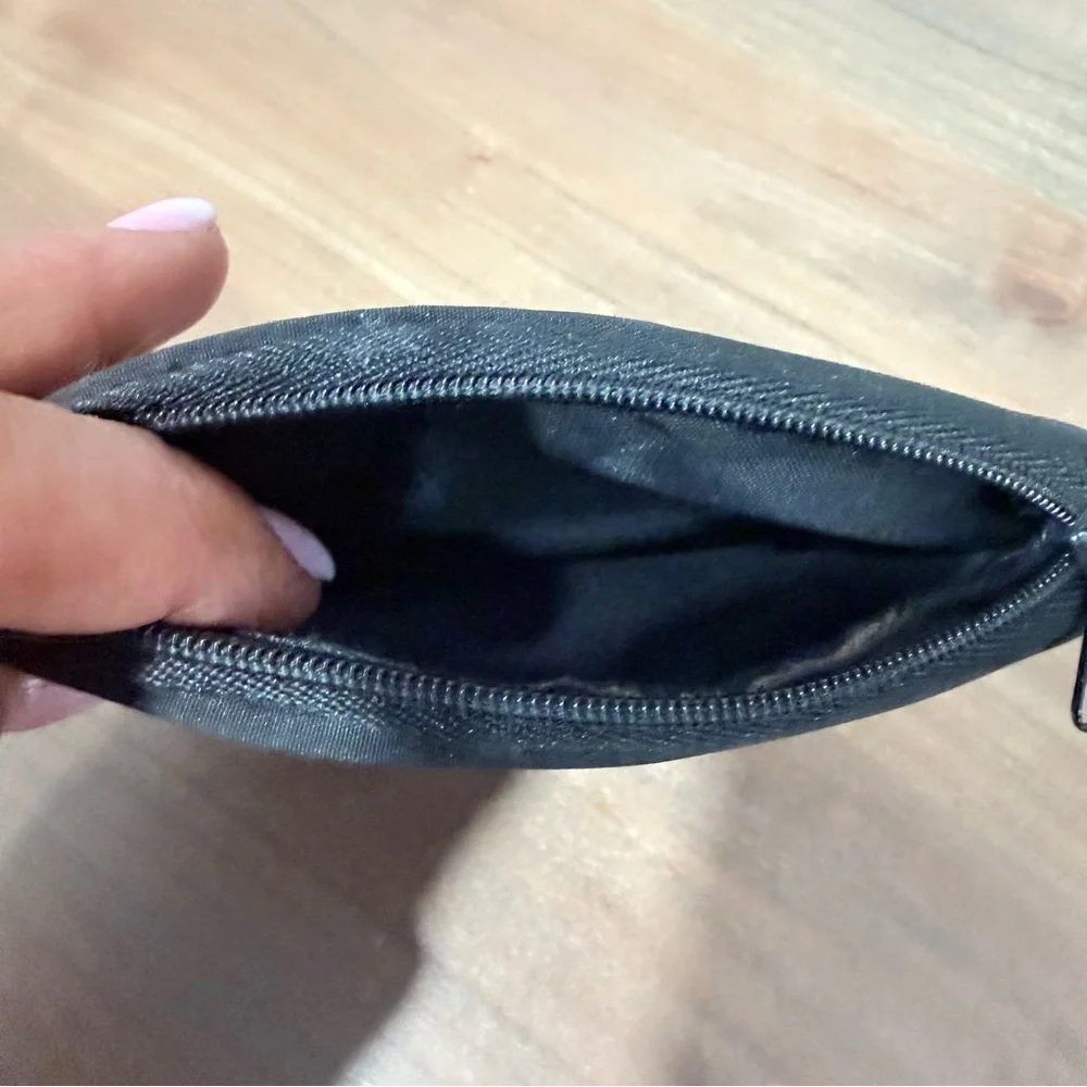 Vintage embroidered black floral clasp coin purse/ clutch bag
