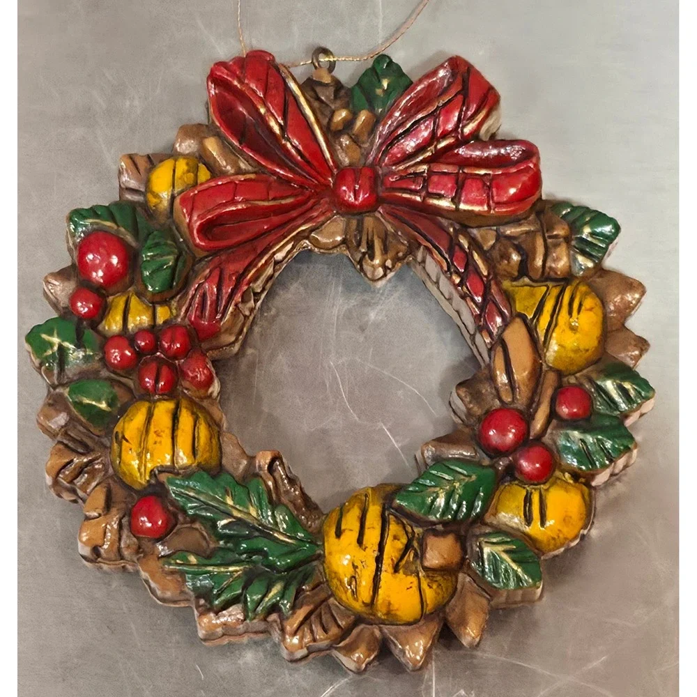 Vintage Reading and Company Christmas Wreath Ornament Holiday Decor plastic‎