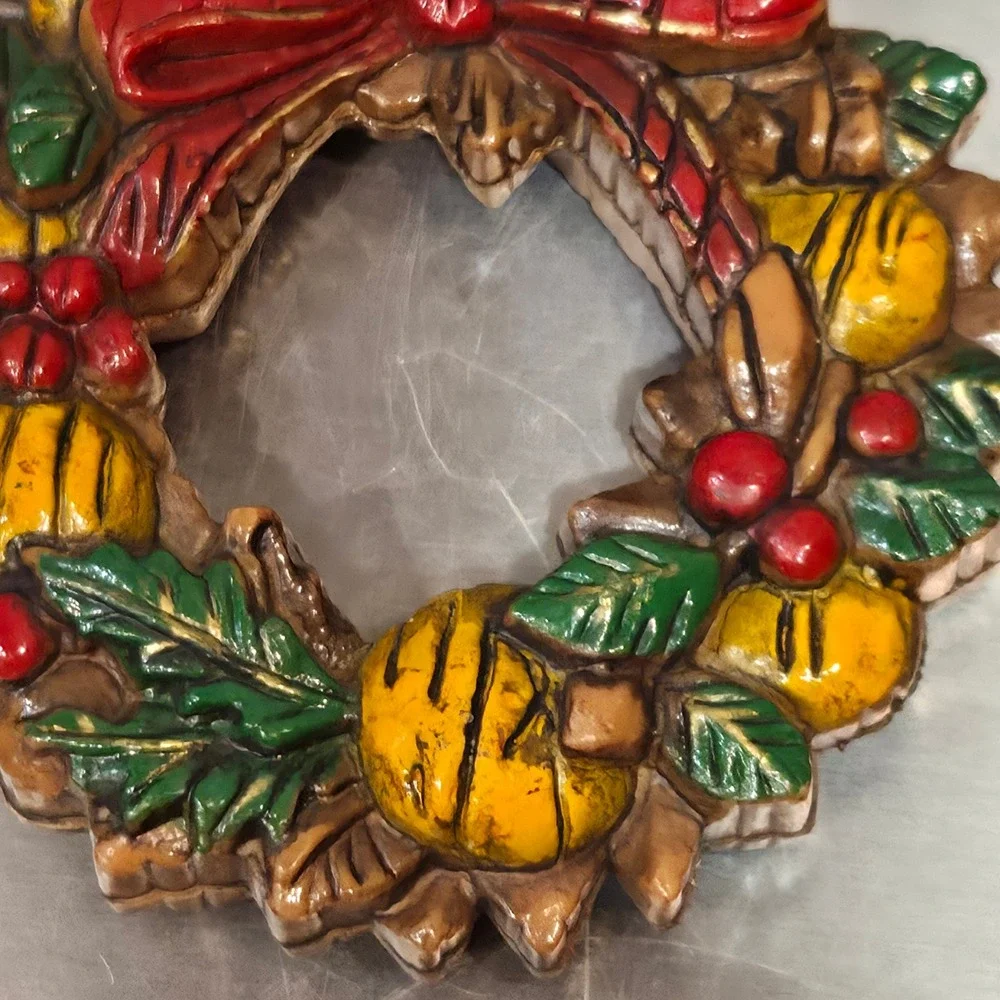 Vintage Reading and Company Christmas Wreath Ornament Holiday Decor plastic‎