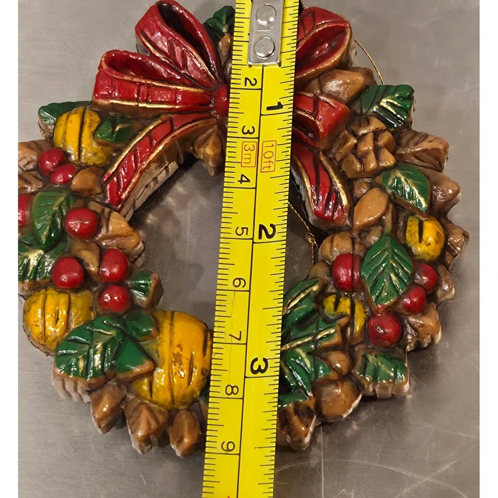 Vintage Reading and Company Christmas Wreath Ornament Holiday Decor plastic‎