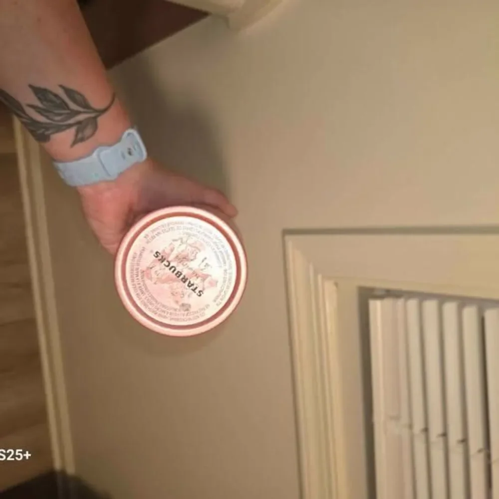 Unbranded pink lid