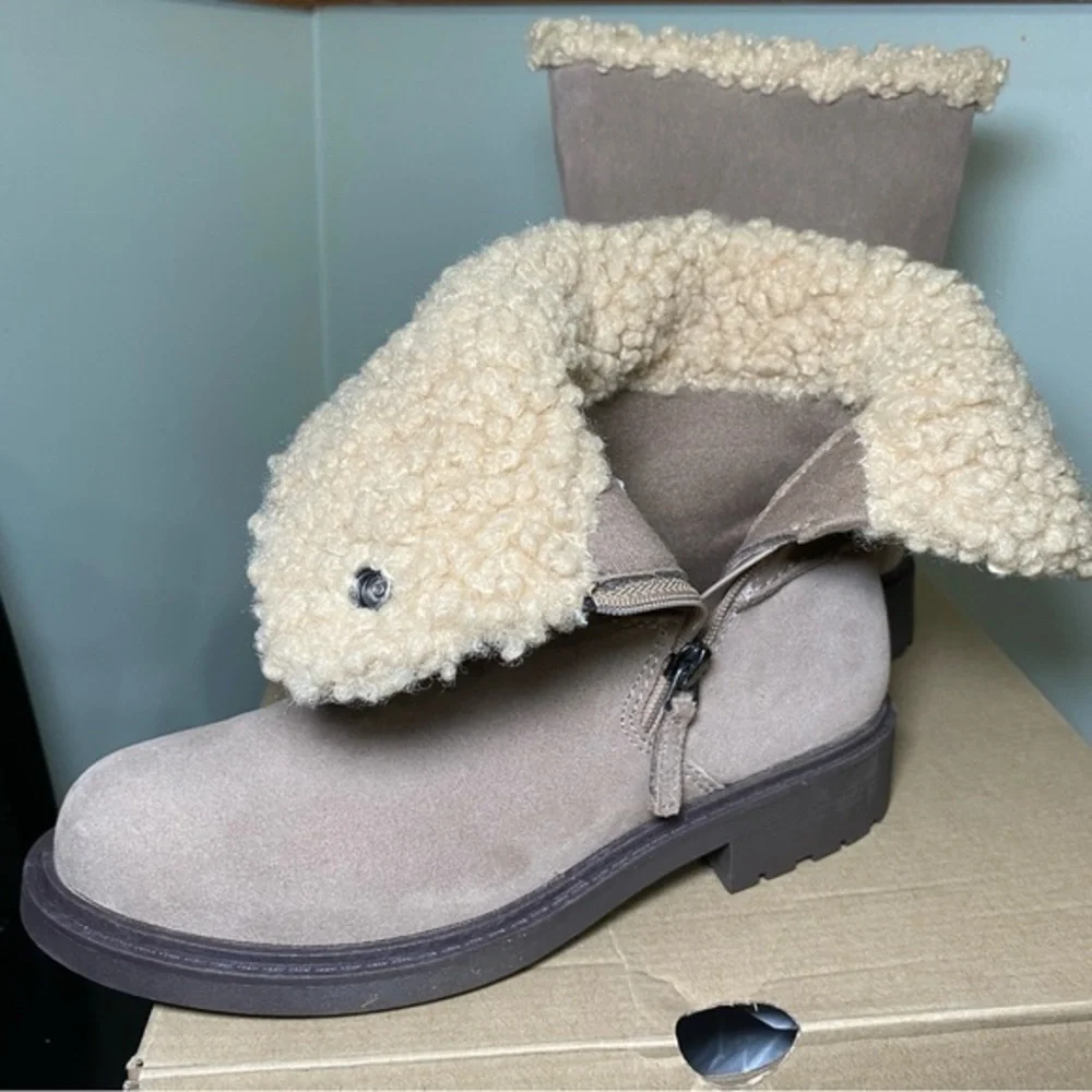 Clarks lined suede