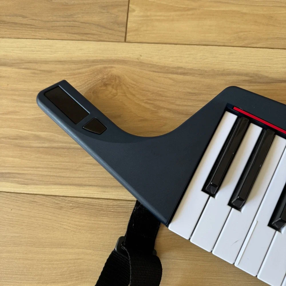 Rock Band 3 Wireless Keyboard Controller Mad Catz Keytar Black Strap, No Dongle