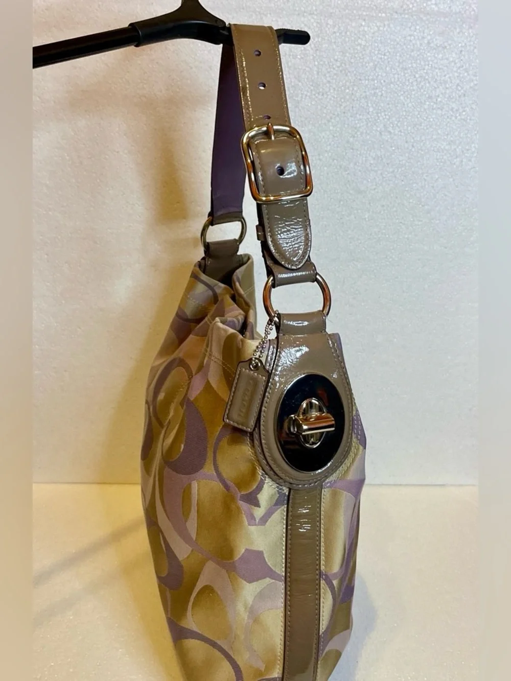 Coach shoulder hobo