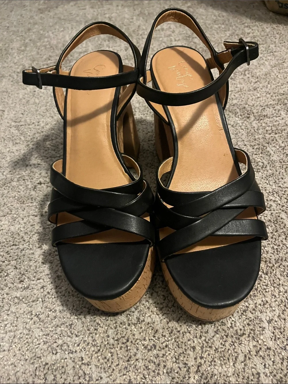 Vintage chic wedges