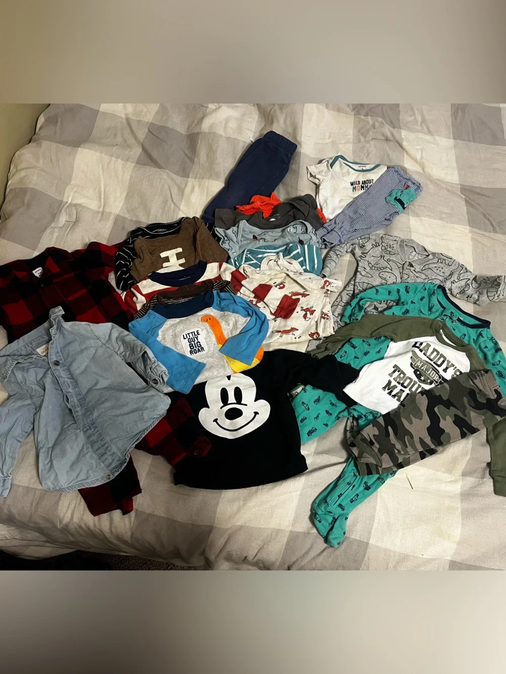 18 piece bundle of 6-9 month boy clothes