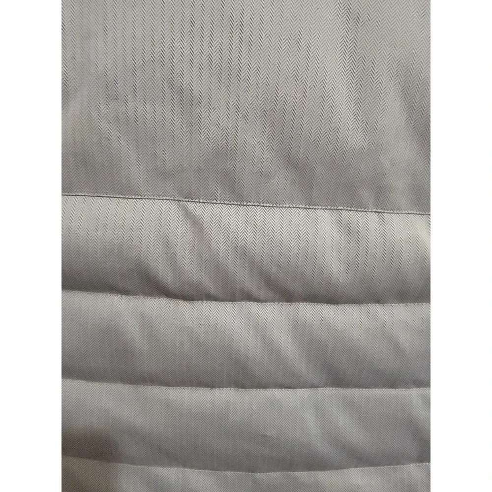 Jordan textured neck visible