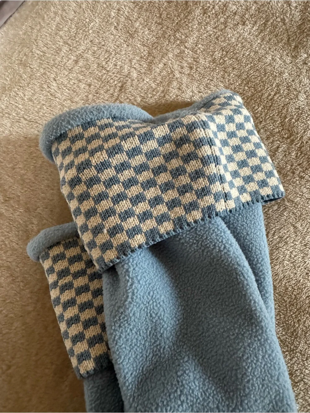 Hunter blue white