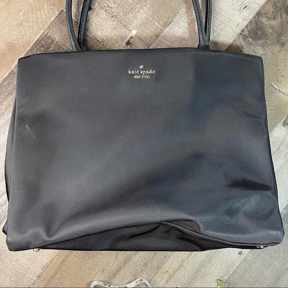 kate spade 10”h closely