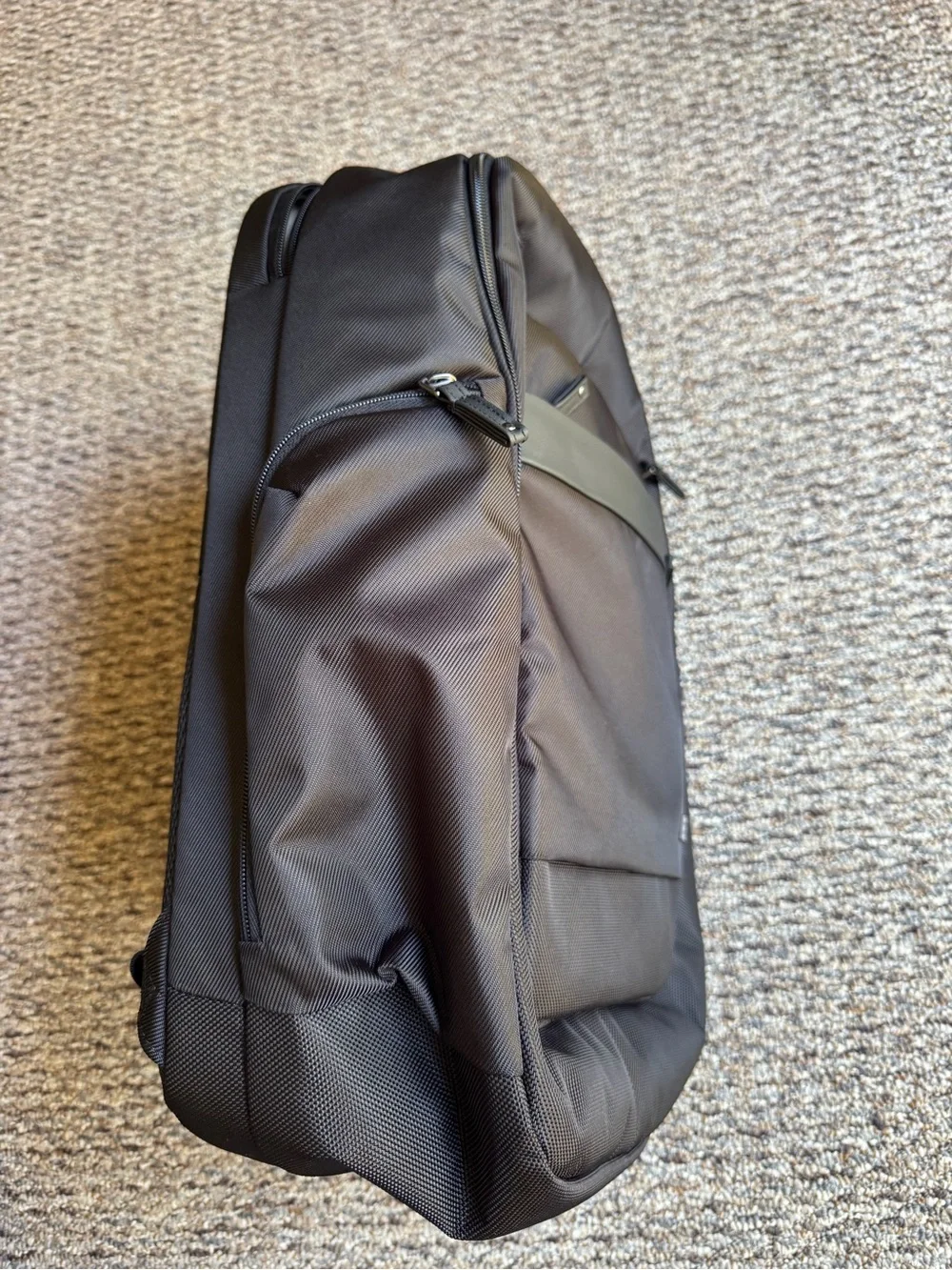 Case Logic reinforced versatile pocket