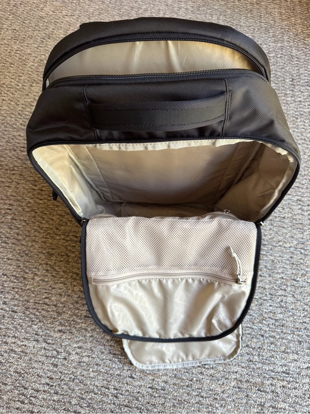 Case Logic or straps