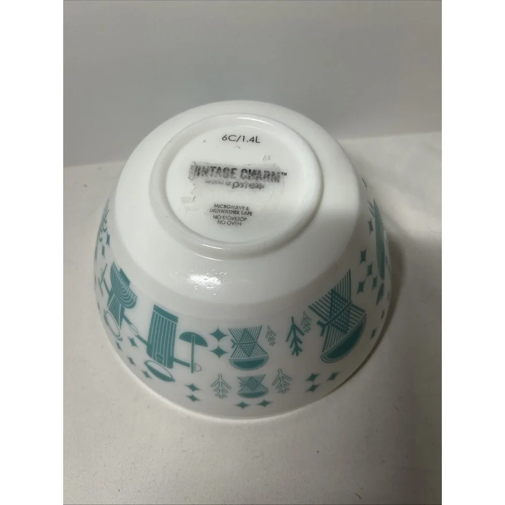 Vintage PYREX  Amish Butter Print Mixing Bowl   6 Cup G19