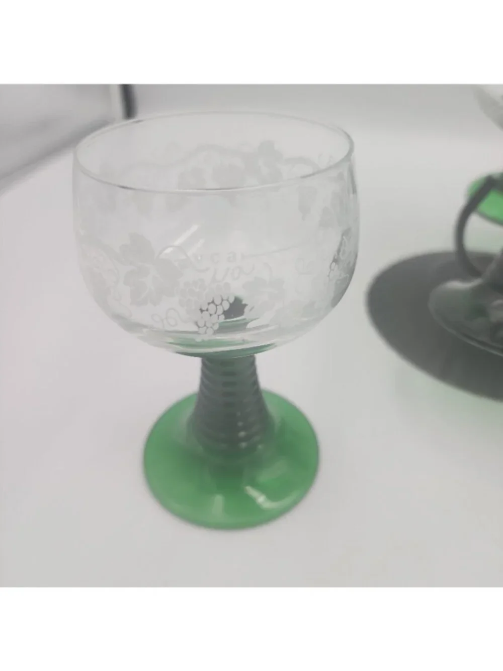 Vintage Luminarc France Etched Grapevine Ribbed Green Stem Wine Glasses 6 Stand