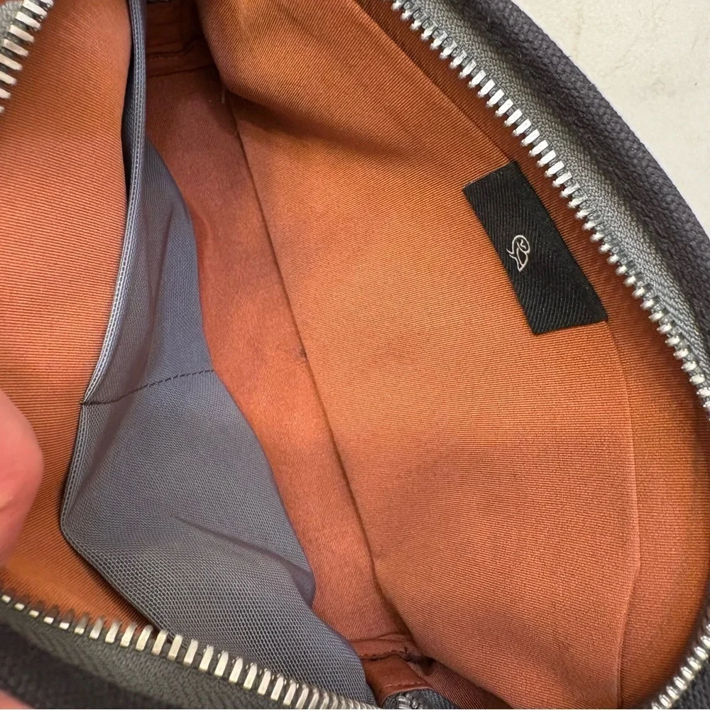 Bellroy few spots