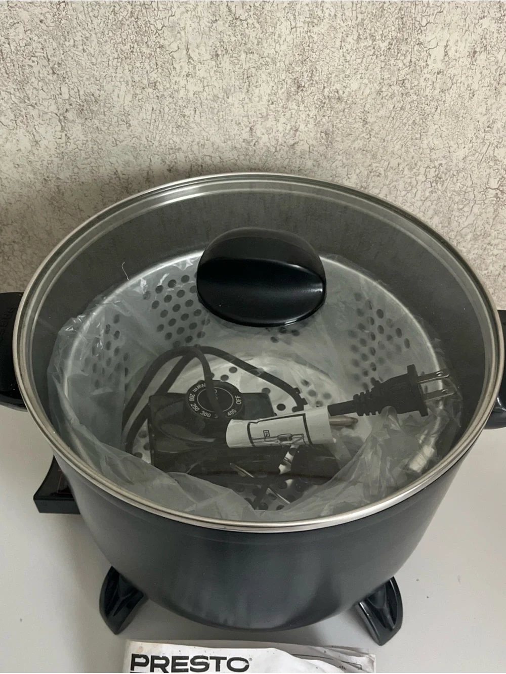 Presto black kitchen